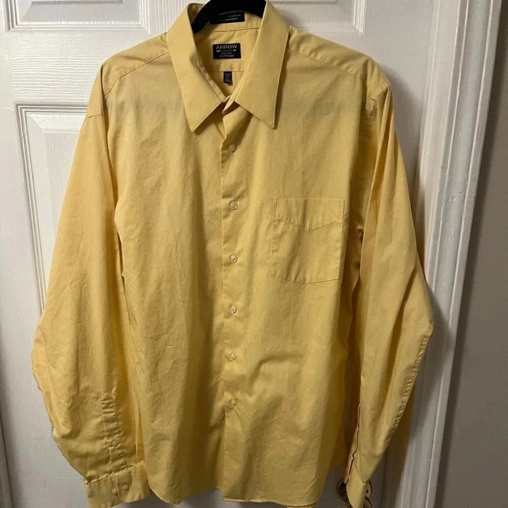 Men’s Arrow Button Down Shirt Size XL